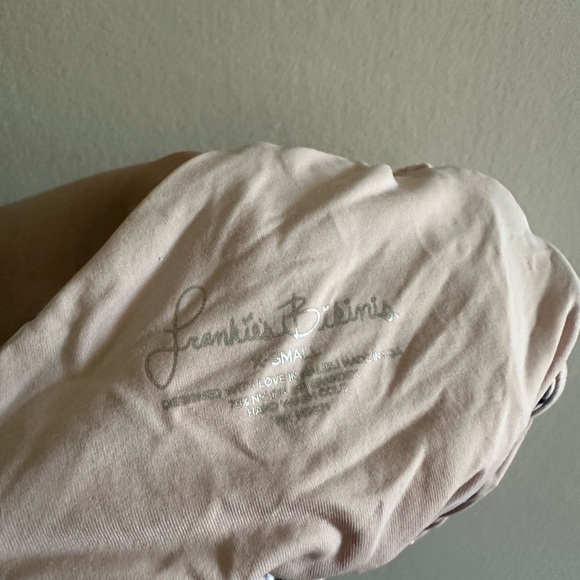 Frankie’s Bikinis Crochet Mimi Hawaiian Blush Tropical Pink Blue Floral Top - Picture 10 of 10